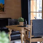 & Goralski Z Jacuzzi Alpesi faház