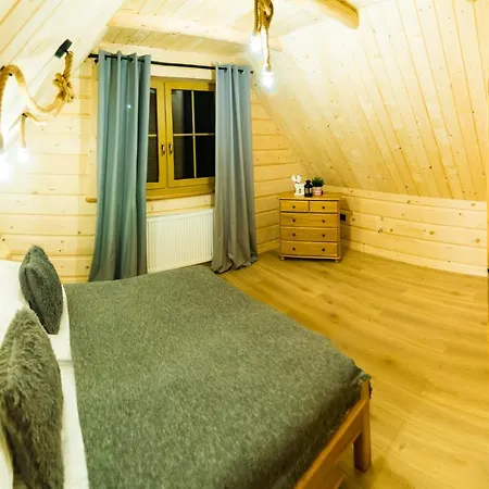 & Goralski Z Jacuzzi Chalet