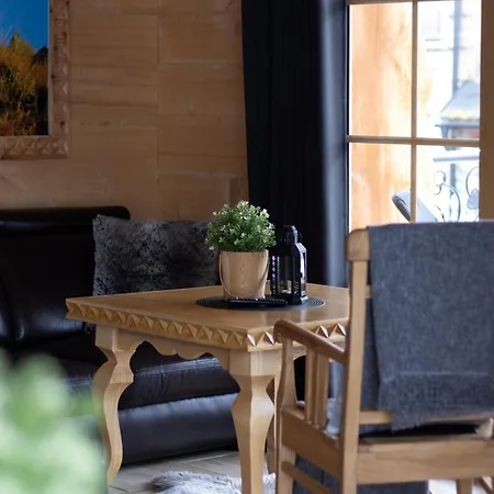 & Goralski Z Jacuzzi Chalet