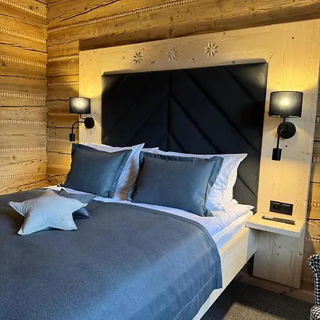 & Goralski Z Jacuzzi Chalet *