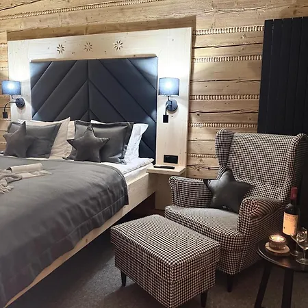 & Goralski Z Jacuzzi Chalet