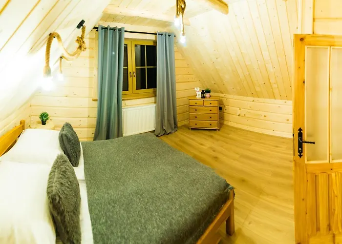 & Goralski Z Jacuzzi شاليه