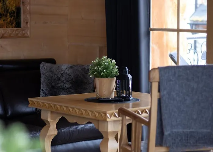 & Goralski Z Jacuzzi شاليه